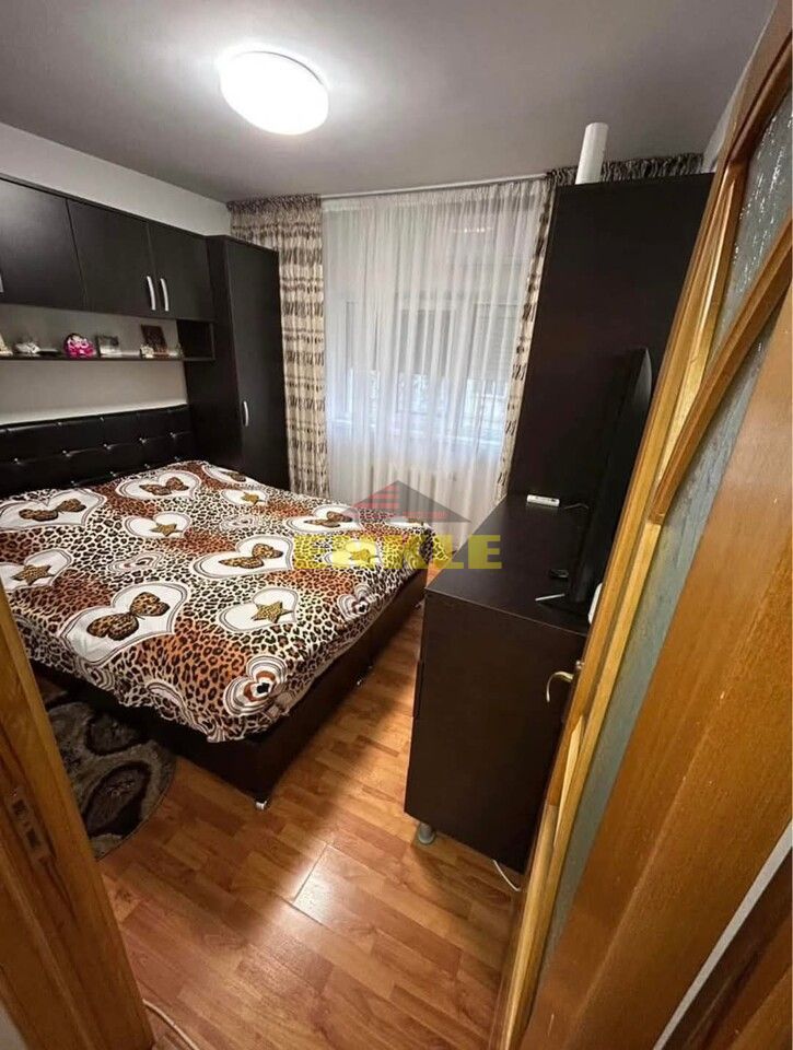 De vânzare apartament cu 2 camere decomandat, zona Grivița. - Poză 4