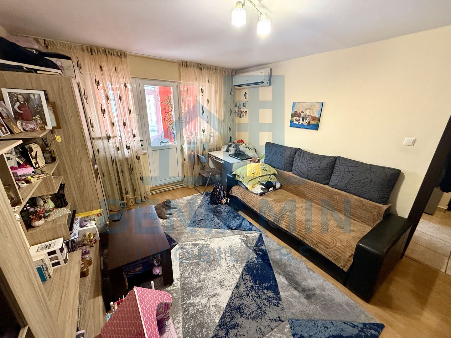 3 camere - etaj 3 - 52mp - renovat - centrala - apa - Craiovita Noua - Poză 2