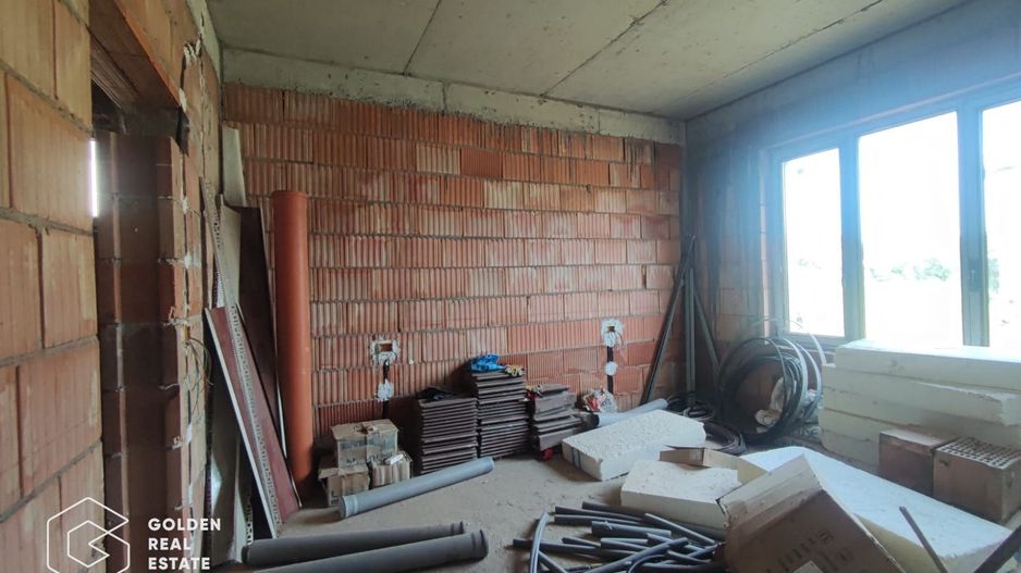 Casa cu teren de 697 mp si 5 dormitoare, Westfield - Poză 3