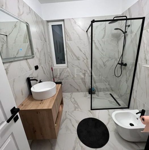 Casa cu 4 camere de vanzare in Floresti - Poză 7