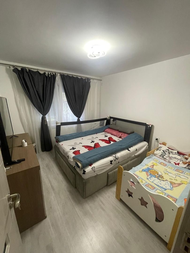 Vanzare apartament 3 camere in Titan, 5 minute metrou Grigorescu, renovat total - Poză 7