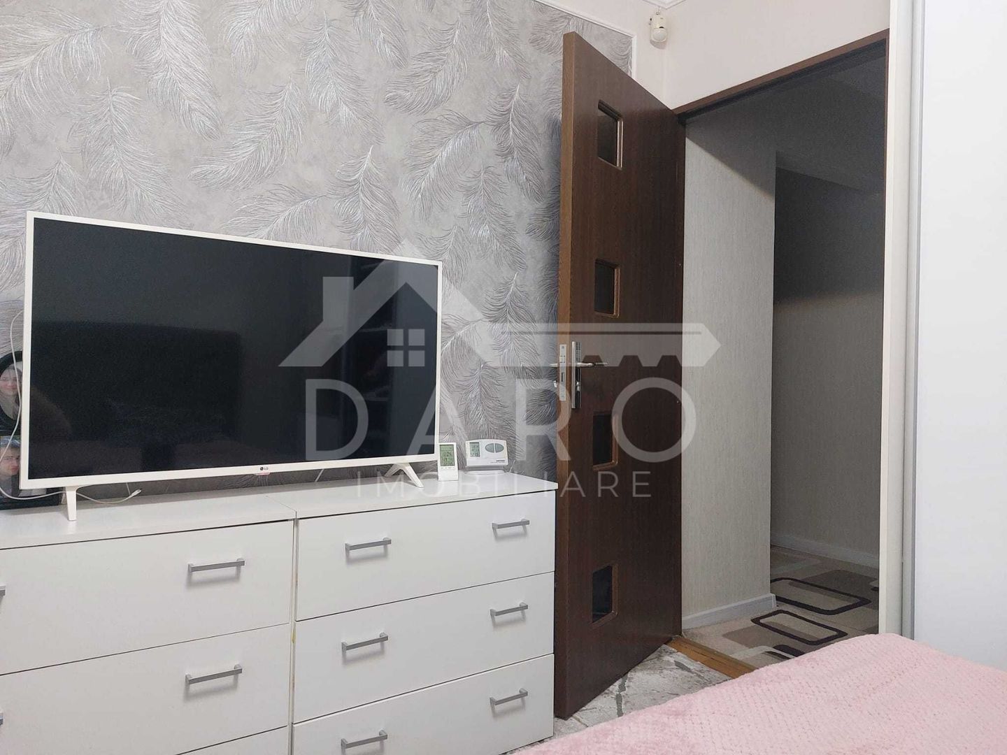 Vand apartament 3 camere mobilat si utilat - Poză 5