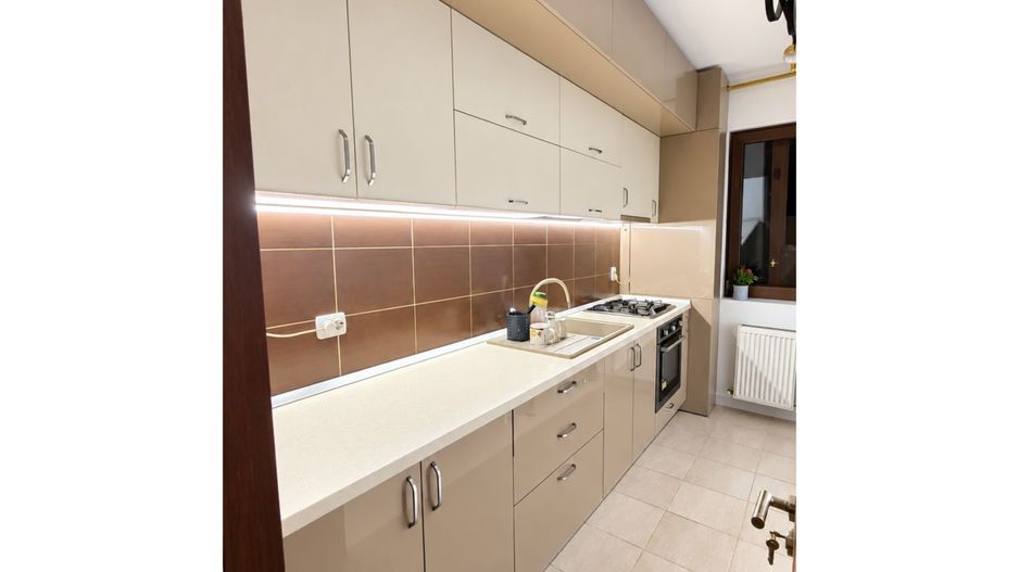 Vanzare Apartament 2 camere 55,64 mp, parcare inclusă, mobilat, 2 balcoane - Poză 3
