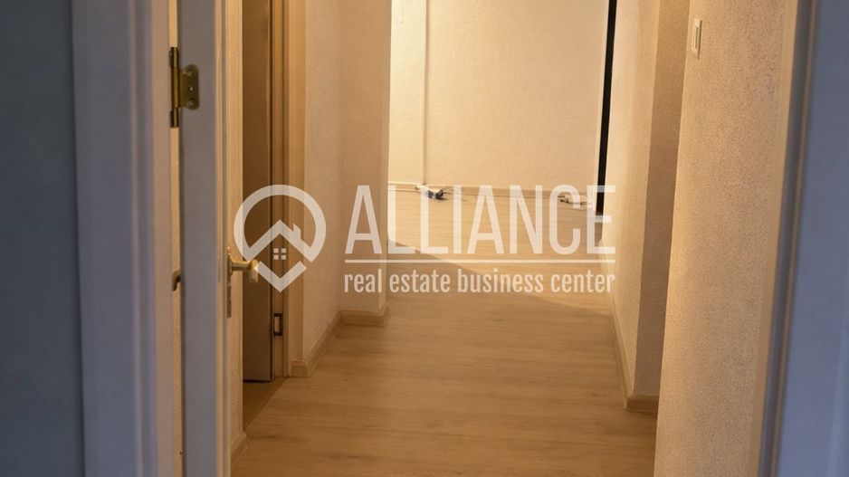 Spatiu comercial  la parter bloc - (COD 10) CAPITOL - Poză 3