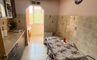 Lipovei | 3 camere | Decomandat | Mobilat-Utilat | Acoperiș - Poză 5