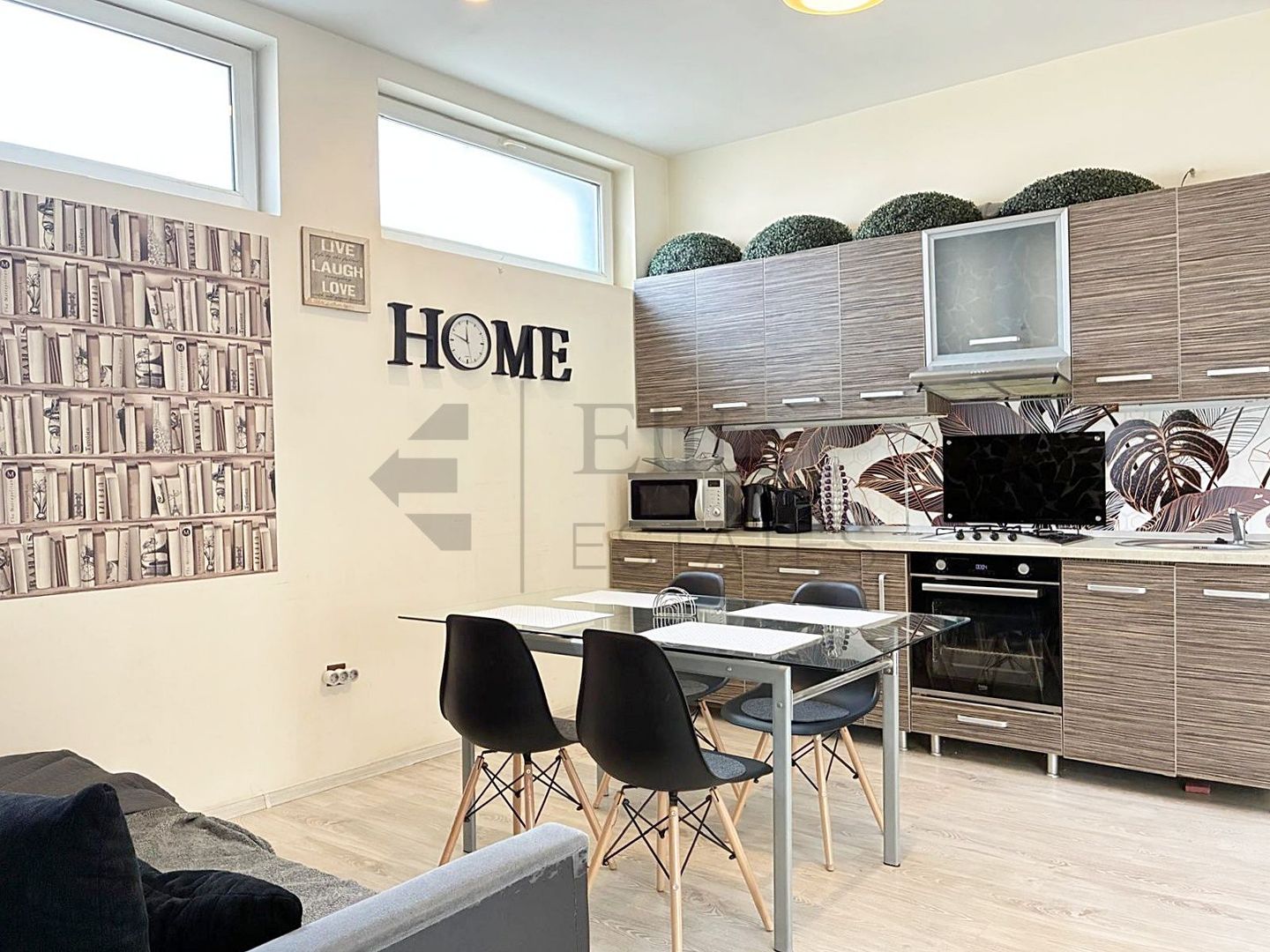 Apartament central cu 3 camere in Oradea - Poză 6