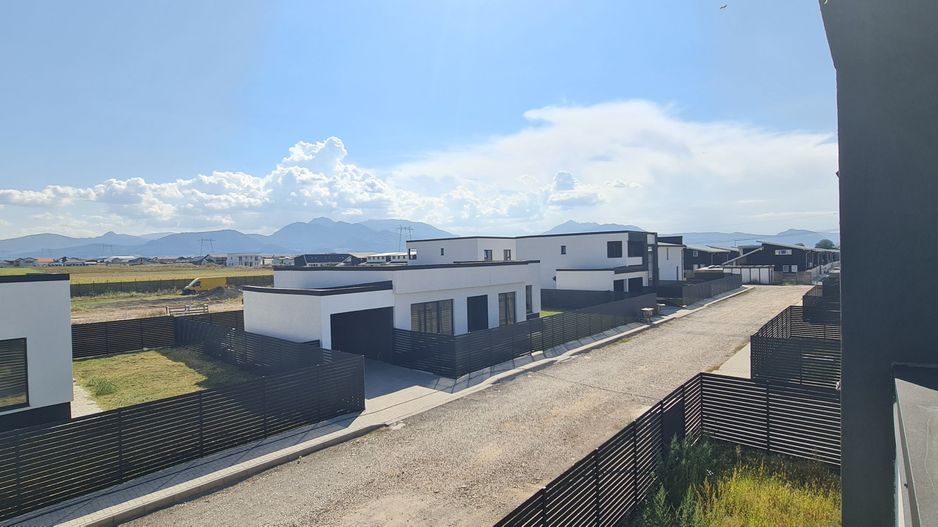 Casa individuala 4 camere 3 bai si garaj Cartier Izvor - Poză 11