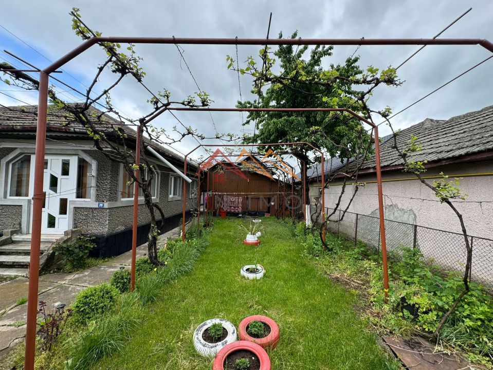 Casa solida 5 camere, teren 736mp, toate utilitatile, CT - Poză 2