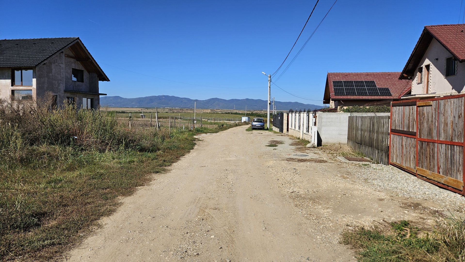 Feldioara,teren casa intravilan, utilitati in fata - Poză 3