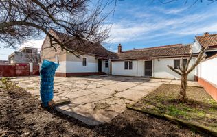 VÂNDUT! Casă cu teren 846 mp Micalaca, Strada Lipovei.