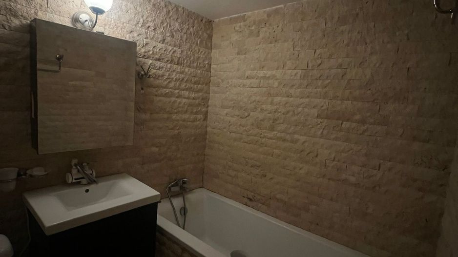 AP. 3 CAMERE RAHOVA, BUCATARIE INCHISA, LOC PARCARE, BLOC REABILITAT - Poză 11