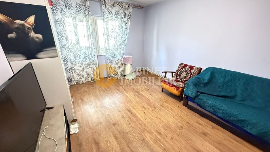 4 Camere Decomandat  - Etaj 1 - Zona Galata/ Biserica Galbena - Poză 1