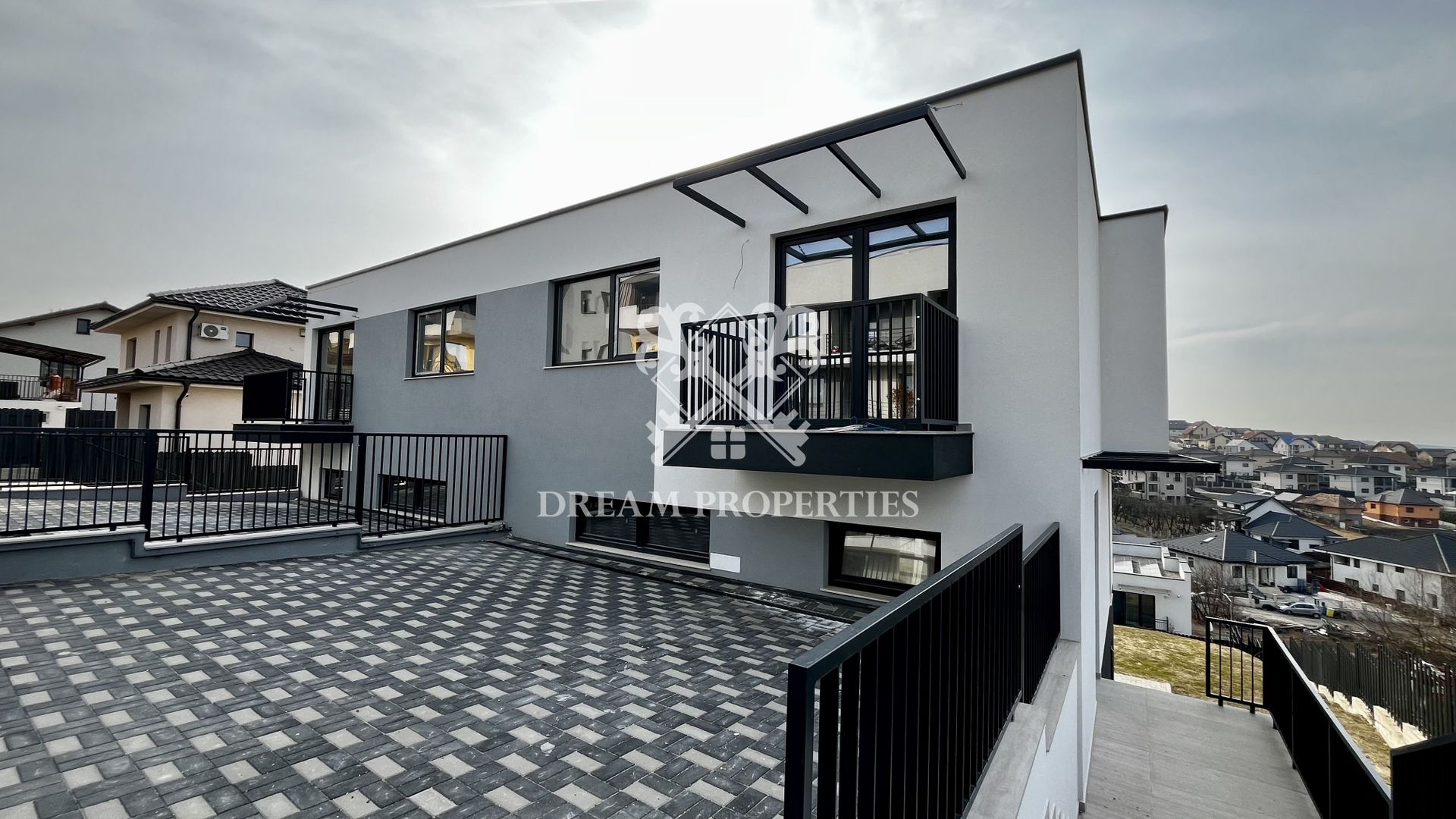 Duplex de vânzare în Dezmir, priveliște superbă! - Poză 1