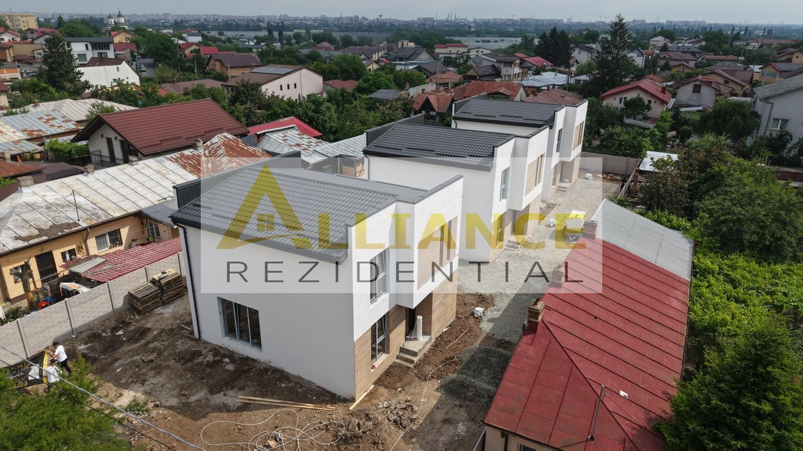 Casa Individuala - 5 camere 3 bai - Teren 300 MP - Poză 2