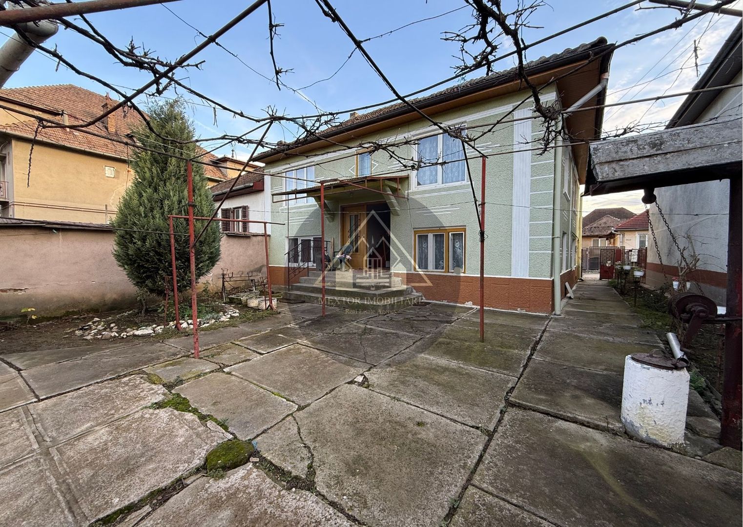 Casa de 5 camere, Semi-Central, Medias - Poză 2