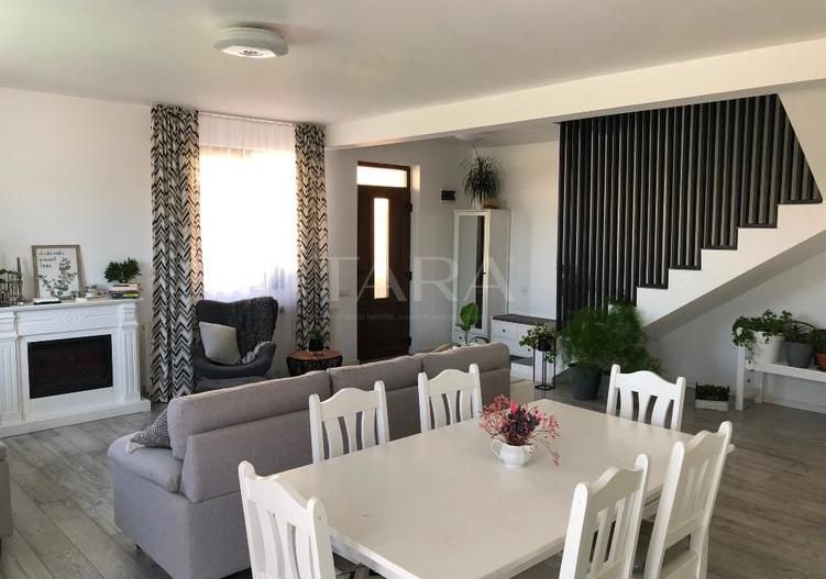 Duplex deosebit cu grădină, terasă amenajată și vedere spre natură. - Poză 3