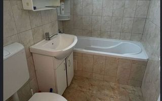 Apartament 3 camere cu 2 balcoane ,Micro 16,et 3 - Poză 2