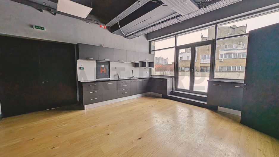 Zero comision, 290mp birou versatil cu terasa 340mp, Romana, 6' metrou - Poză 7