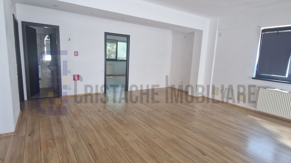 Vila P+3, suprafata utila 345 mp, aflata la 10 min. de P-ta Victoriei - Poză 6