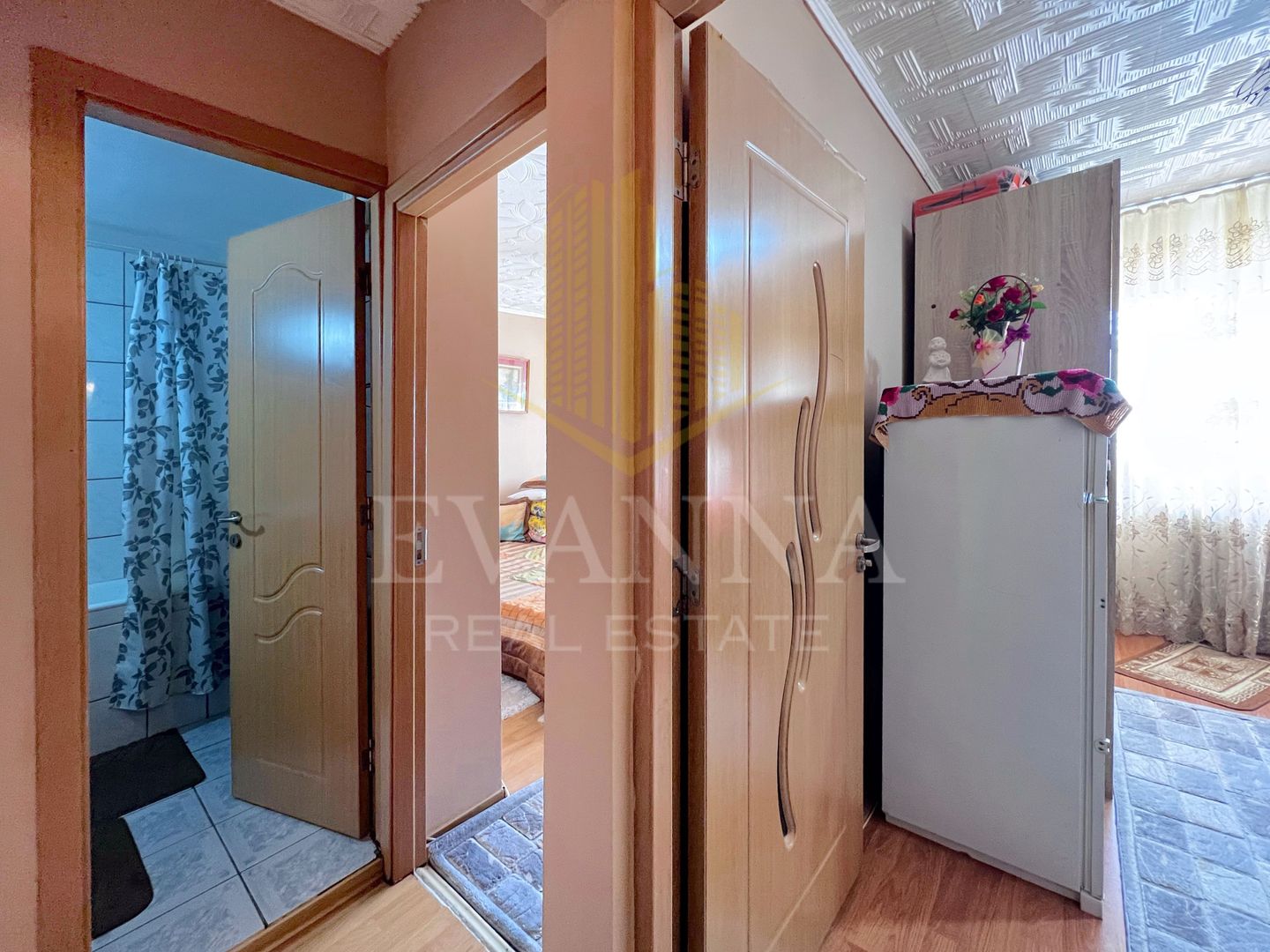 De vanzare 3 camere , decomandat -zona Vasile Alecsandri. - Poză 5