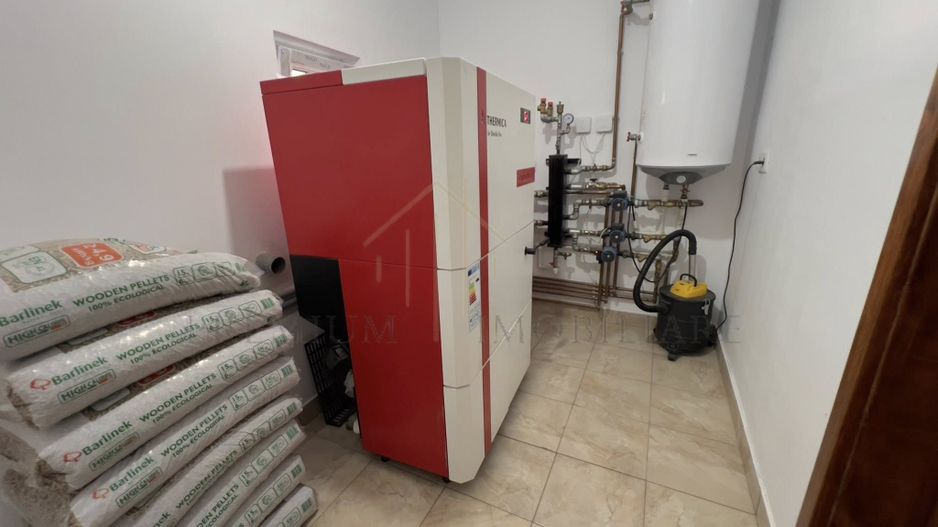 Casa de vanzare la 13 km de Onesti - Poză 24