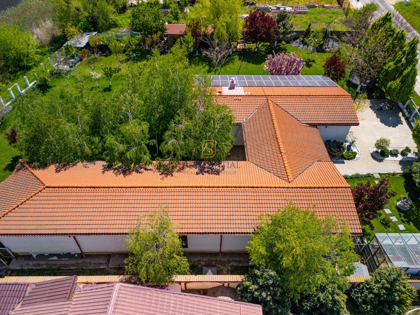 Resedinta spectaculoasa  – Vila exclusivista deschidere directa la lac - Poză 49
