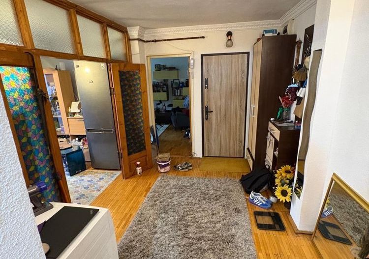 Apartament 3 camere - zona Gorjului cu centrala proprie - Poză 2