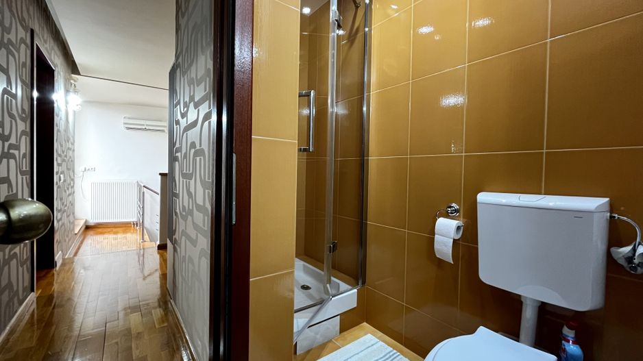 Casa spațioasă și primitoare cu garaj dublu, în Braytim – Soarelui - Poză 22