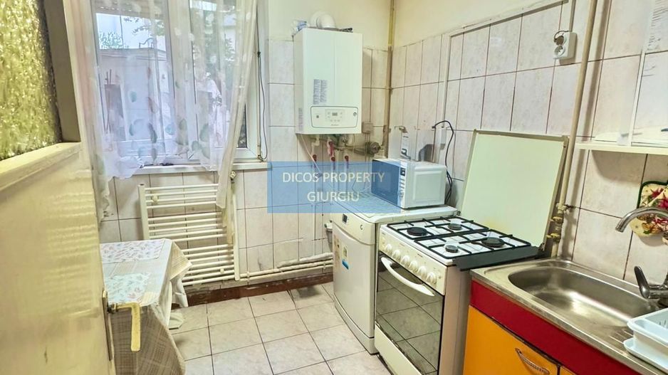 Apartament 3 camere -Centru - Poză 2