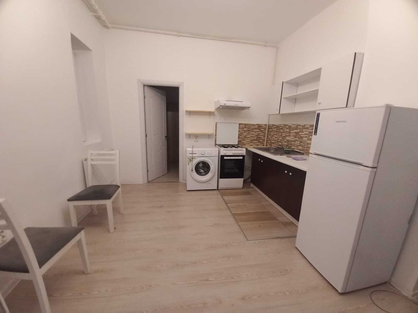 Apartament 3 camere Vila renovata Parcul Carol - Poză 2