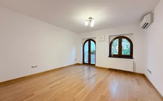 Vilă elegantă cu teren de aproximativ 1.000 mp - Poză 14