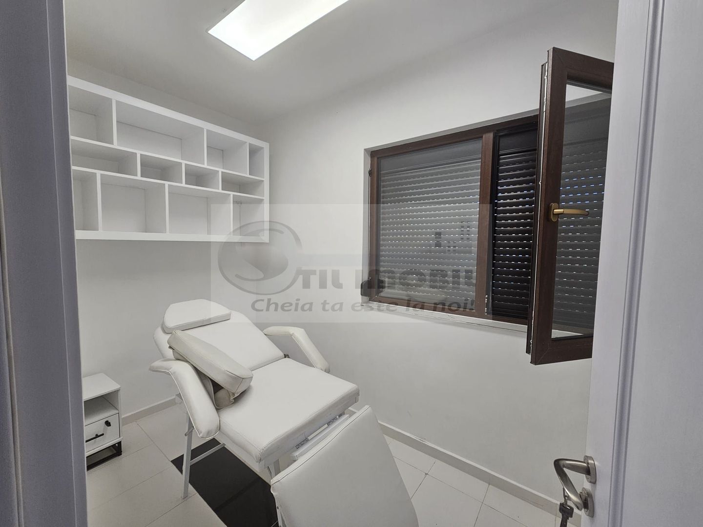 START BUSINESS - Spatiu comercial - Coafor/Frizerie - amenajat complet - Poză 8