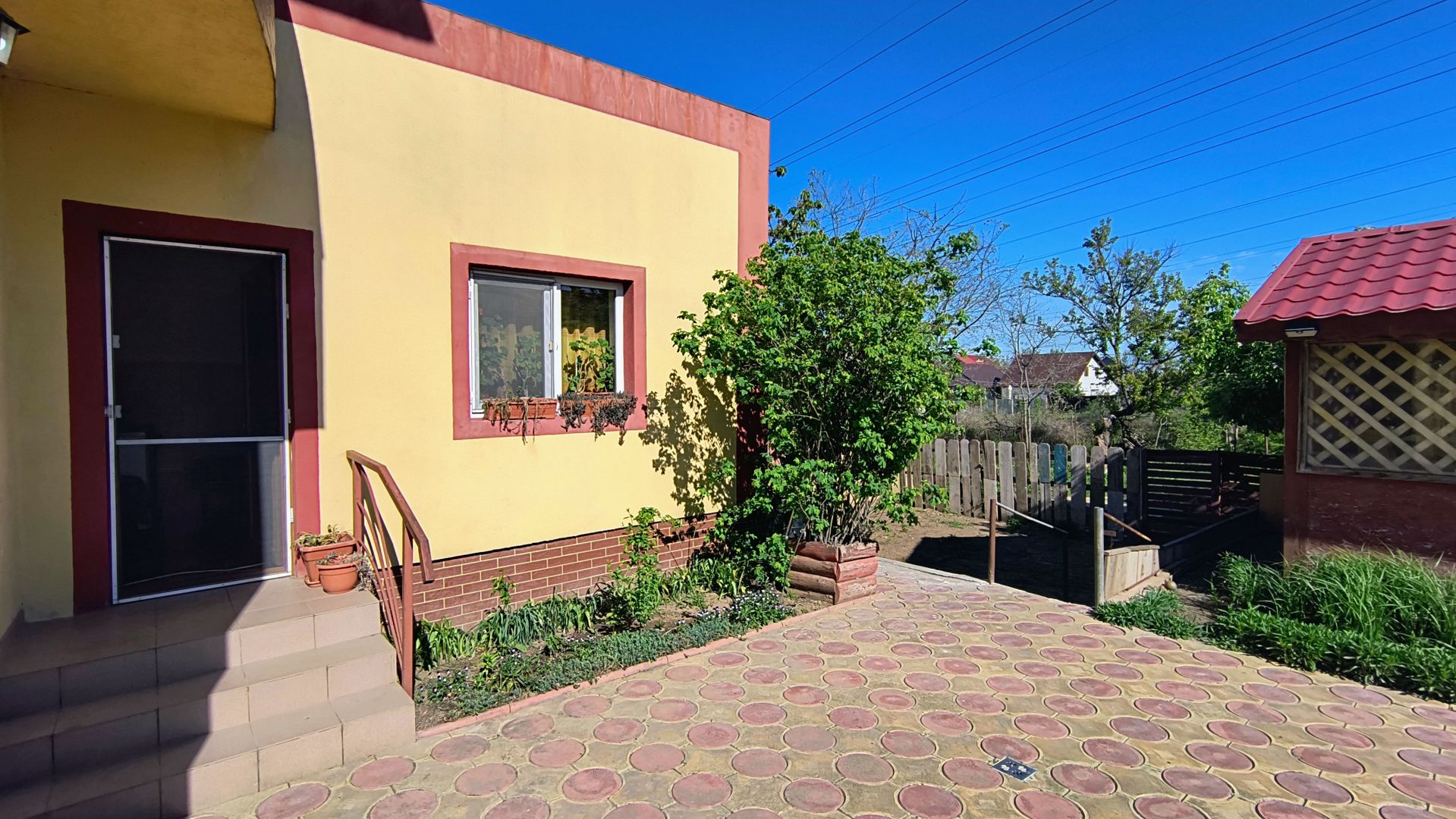 Năvodari | Casă spațioasă cu teren mare - Poză 3