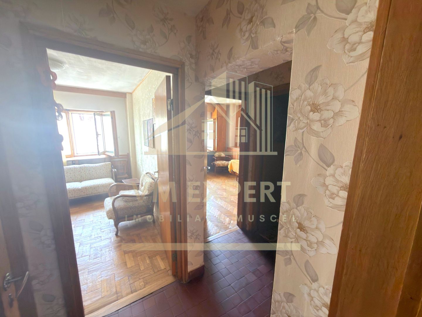 APARTAMENT 4 CAMERE ETAJ 3 CENTRU PRIMĂRIE CAMPULUNG - Poză 11