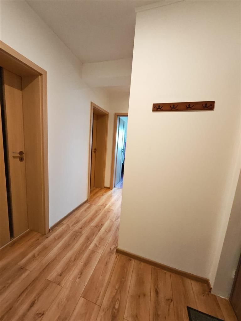 Giroc 2 camere decomandat (transformat din 3camere) et 1 loc parcare - Poză 2