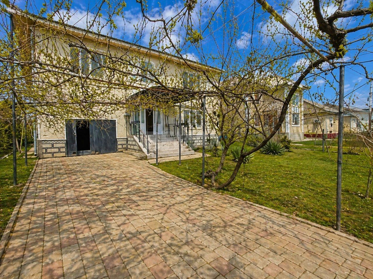 Casă + teren 7,48 ari și garaj – Drochia | 178 m² | 55.000 € - Poză 2