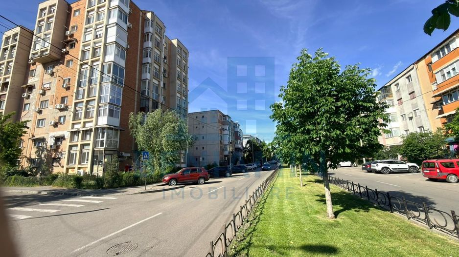 Apartament-Spatiu comercial parter 2 camere -intrare din strada 60mp - Poză 1