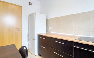 Apartament cochet cu 2 camere in Avantgarden Tractorul - Poză 8