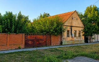 Casă de vânzare , 2600 mp teren