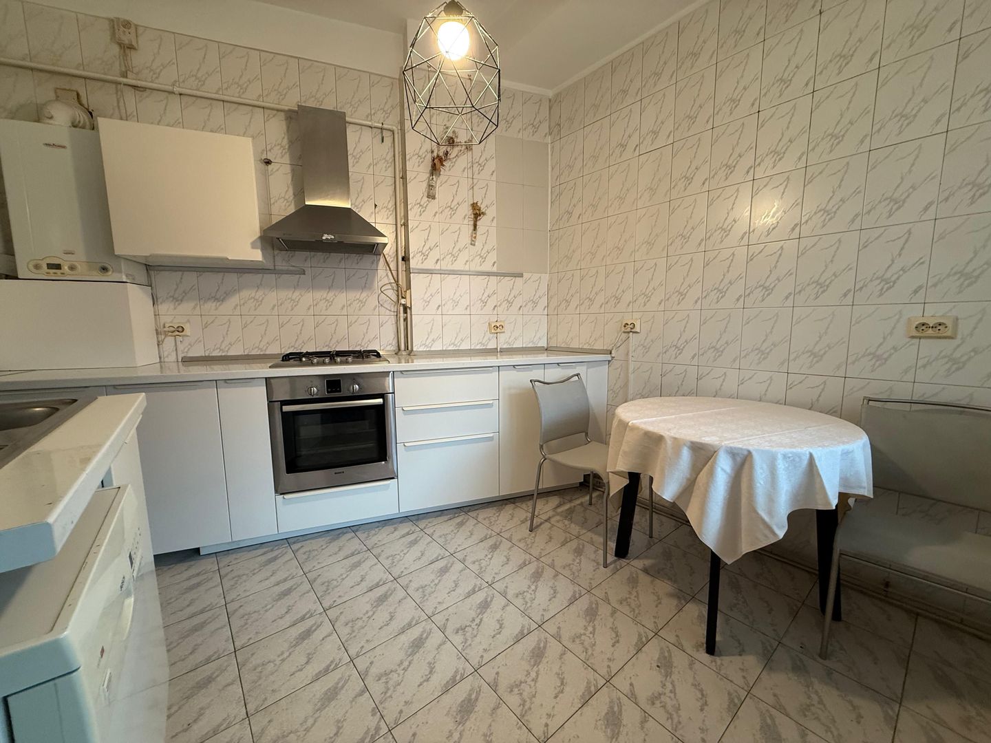 DE ÎNCHIRIAT APARTAMENT 3 CAMERE | VILĂ INTERBELICĂ | CENTRALĂ PROPRIE - Poză 5