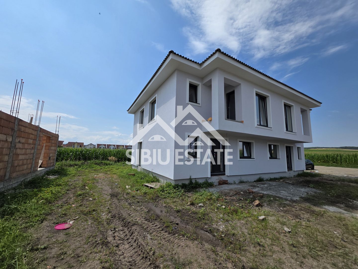 Duplex nou in Sura Mica, 4 camere, 3 bai - Poză 1
