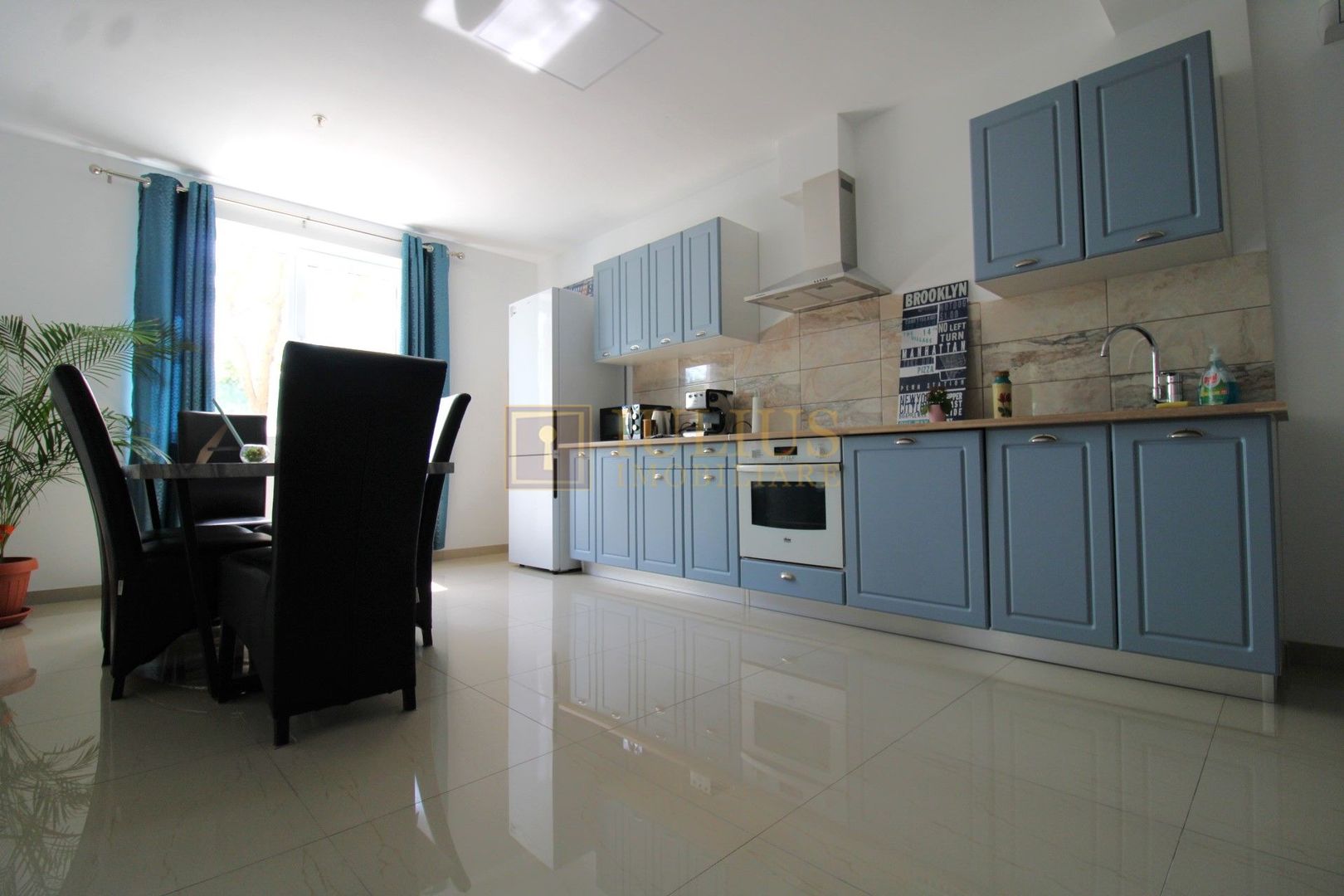 parter, 3 camere, curte, Dumbrăvița - Poză 1