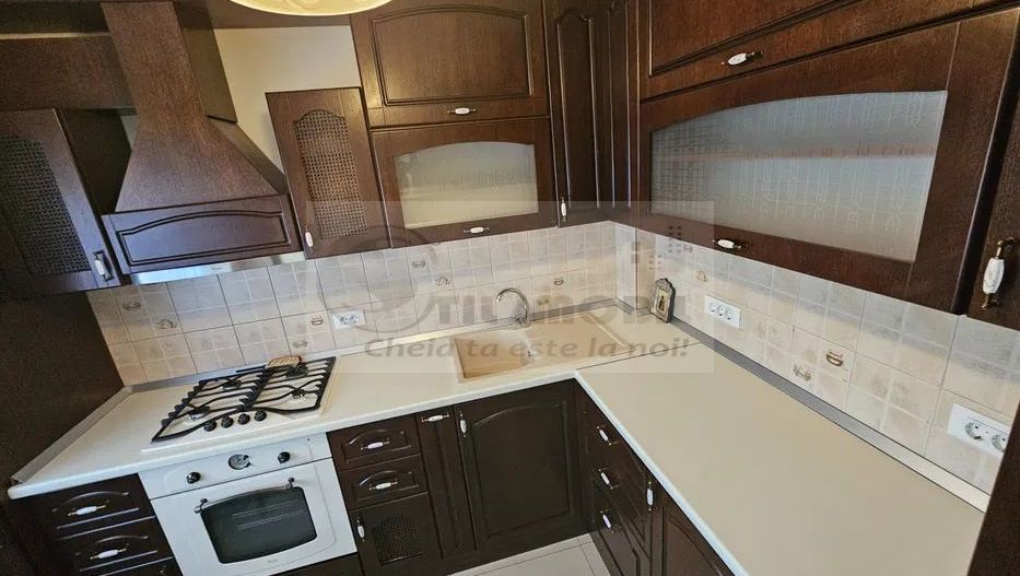 Ap 3 camere–vis-a-vis de Colegiul Național „Costache Negruzzi"- 750 E - Poză 6