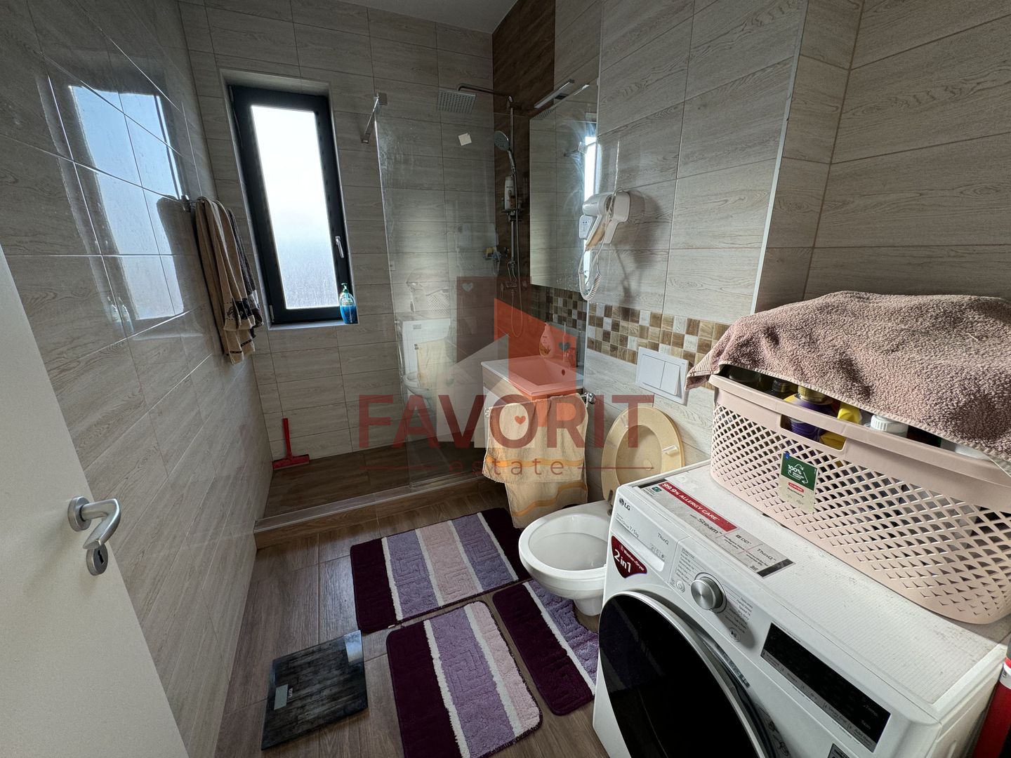 Terasa generoasa. Modern amenajat. - Poză 9