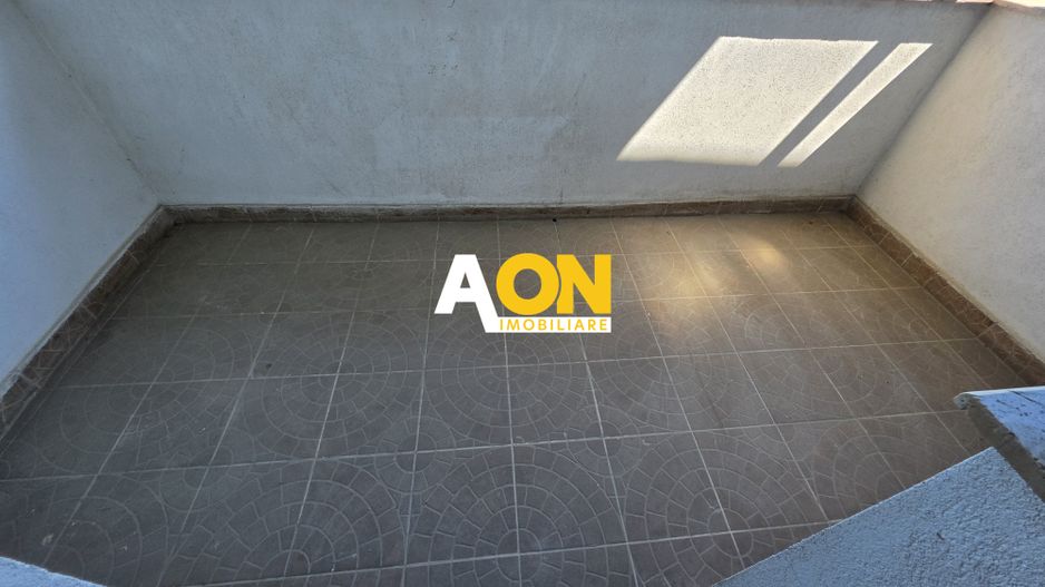 Apartament 5 camere, renovat, 68 mp utili + mansarda 52 mp,  Cetate - Poză 8