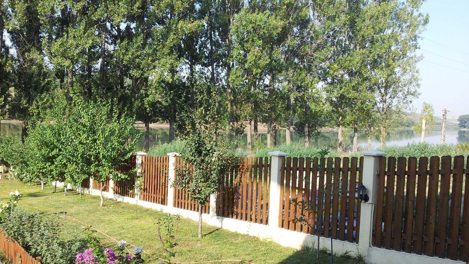 Vand/Inchiriez Casa 460mp+teren 1090mp Lac Ezareni - 1250euro/mp - Poză 2