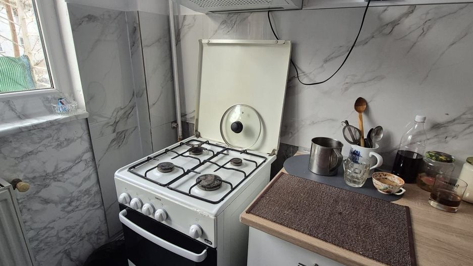 De inchiriat apartament 2 camere, Centru, 300 euro - Poză 5