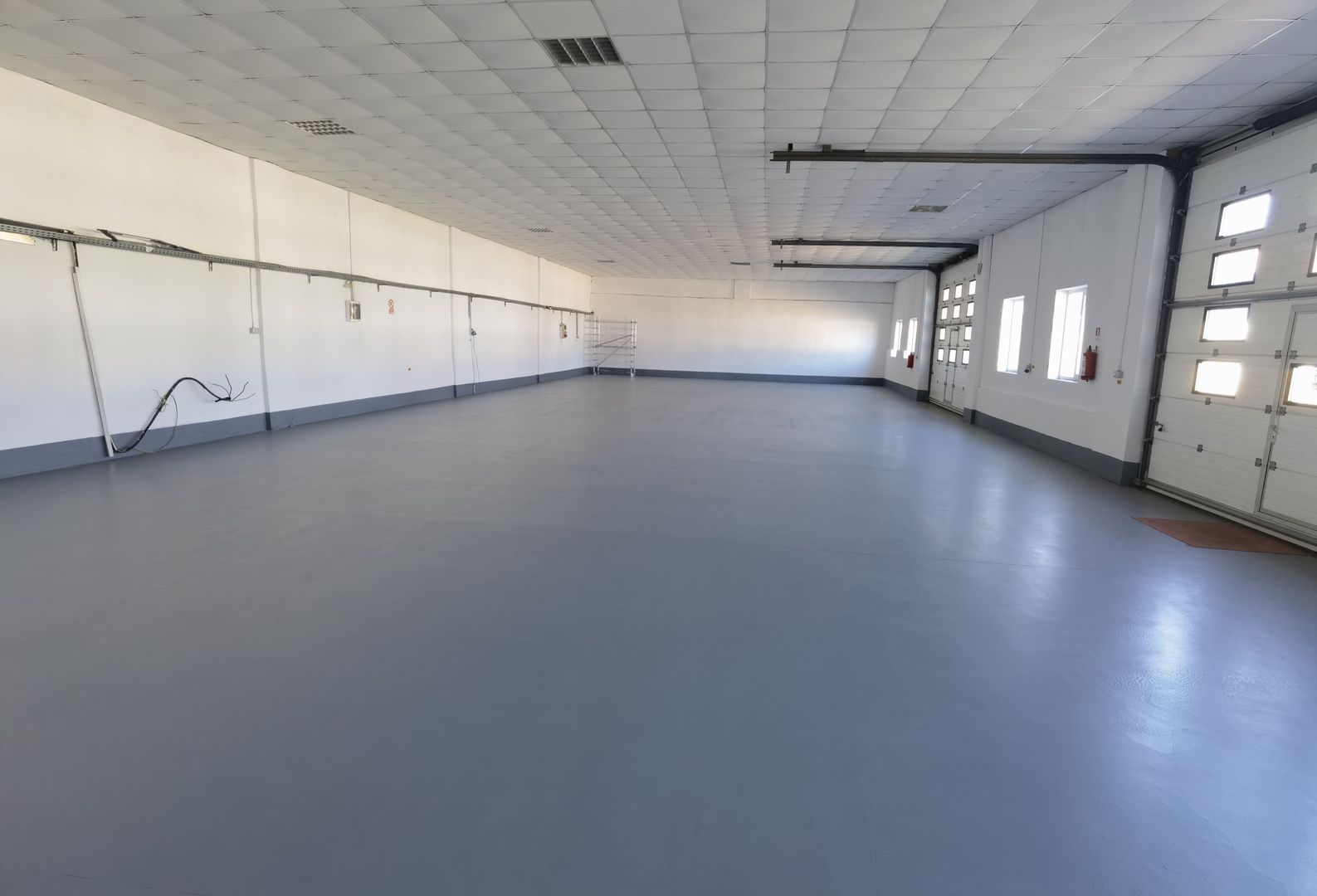 Proprietate industriala  la 35 km de TM - Poză 17