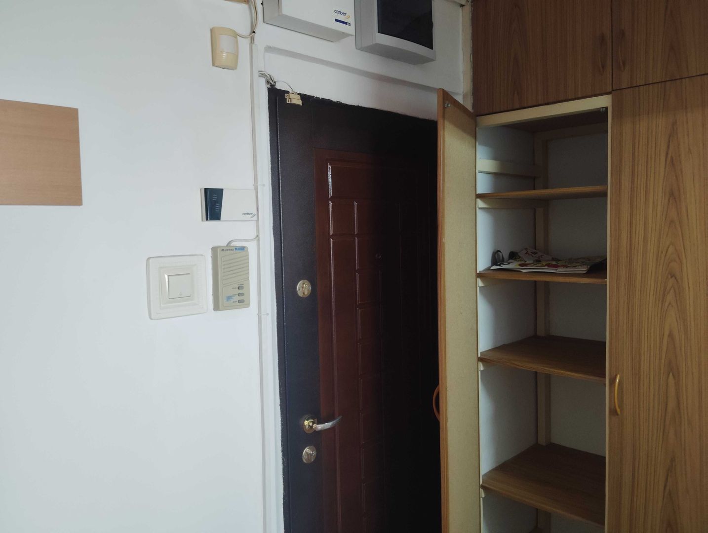 De Inchiriat Garsoniera Mobilata la 150m Metrou Piata Sudului - Poză 7