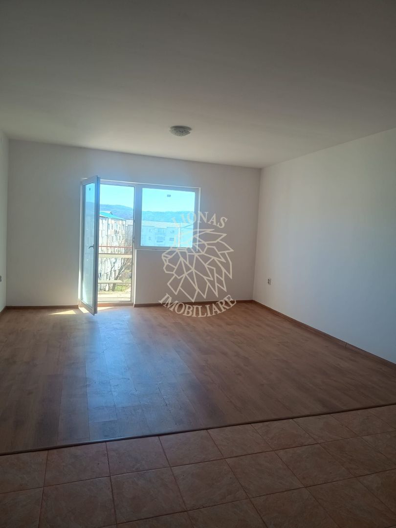 Apartament 39 mp  con.-balcon-ideal locuire - finisata-Zona Pompieri - Poză 2